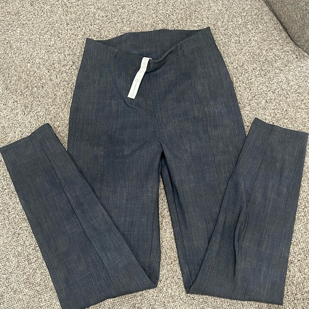 Lululemon Here to There High-Rise 7/8 Pant
Crosshatch Texture Black Multi /Black - Picture 2 of 6